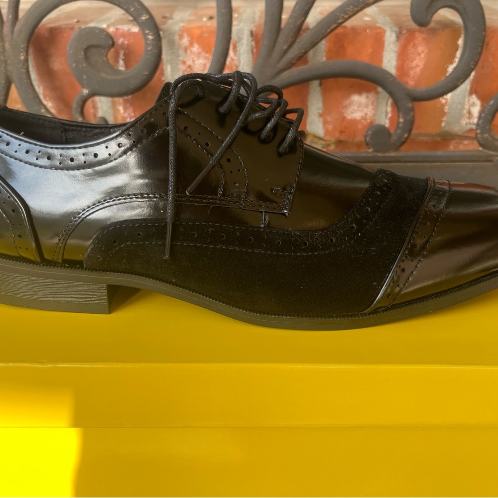 Black Oxford Shoes with Matte Finish and Textured Appearance